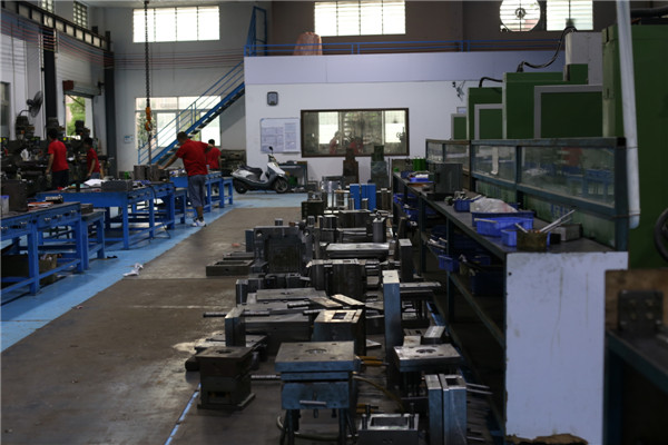旭錦模具有限公司，模具部