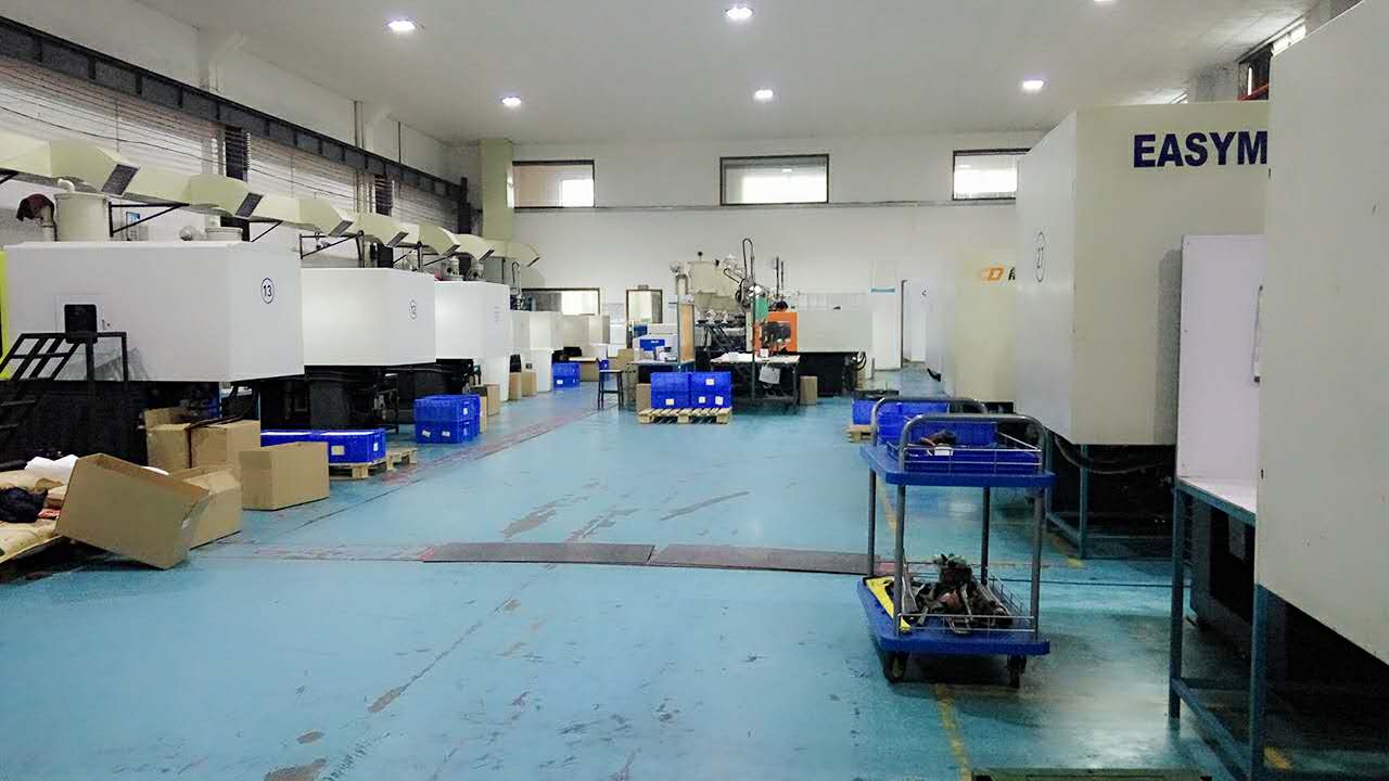 旭錦塑膠模具有限公司，注塑部
